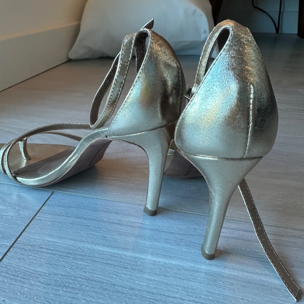 Nine West Gold Heels Size 6 - Picture 2 of 3